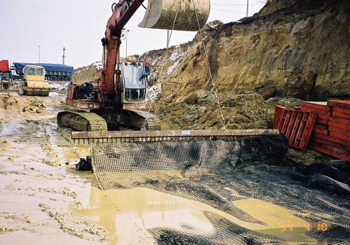 Posadowienie konstrukcji drogowych na gruntach slabonosnych 01.jpg